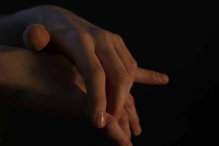 how to finger a woman